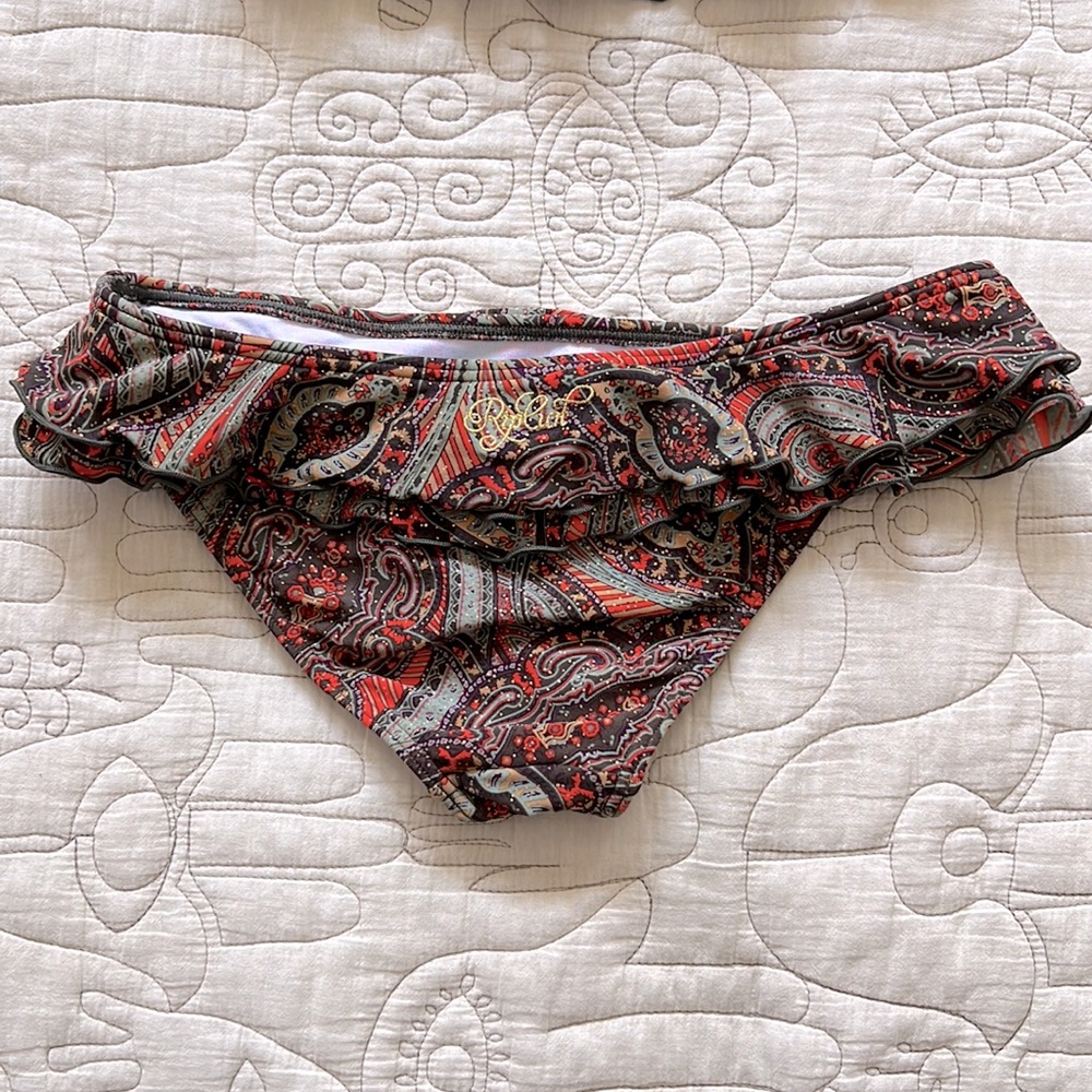Rip Curl Paisley Ruffle bikini - Picture 5 of 7